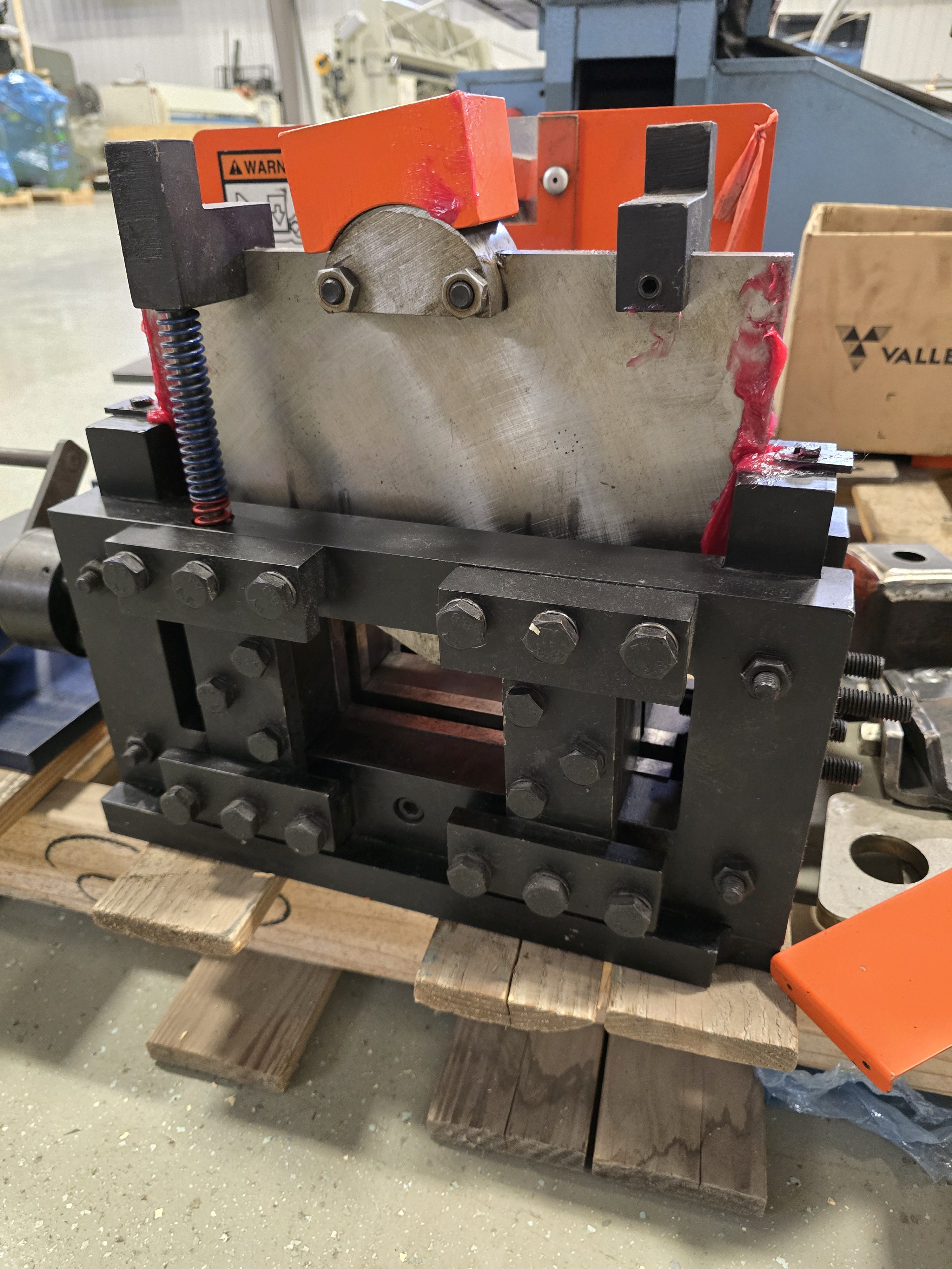 Pre-Owned Scotchman 150 ton Ironworker - Image 4